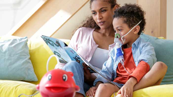 ni&ntilde;o con Willis the Whale